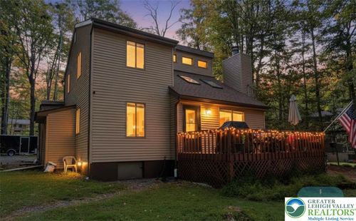 72 Creekview Dr E, Gouldsboro, PA, 18424-8997 | Card Image