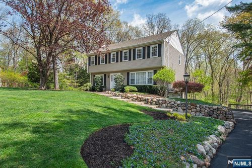 19 Bedford Rd, Mahwah, NJ, 07430-2802 | Card Image