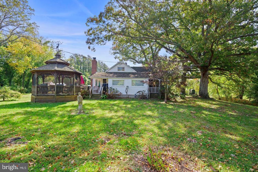 Residential in WOODBRIDGE 3