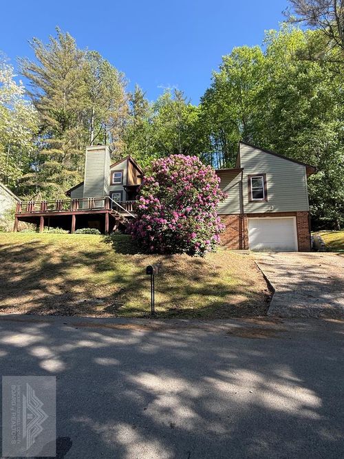 161 Pine Tree Ln, Princeton, WV, 24739-8735 | Card Image
