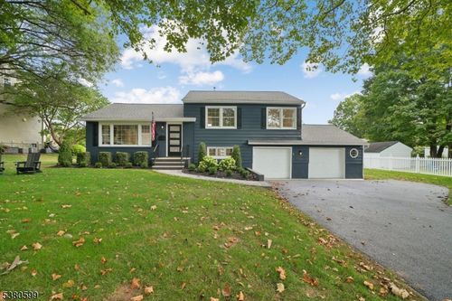 79 Townsend Dr, Florham Park, NJ, 07932-2319 | Card Image