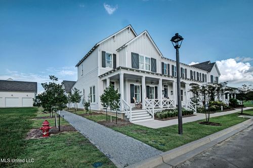 223 Harmony St, Flowood, MS, 39232-2104 | Card Image