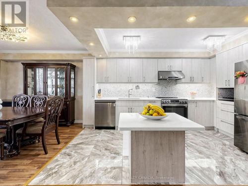 403-135 Marlee Avenue, Toronto (Briar Hill-Belgravia), ON, M6B4C6 | Card Image