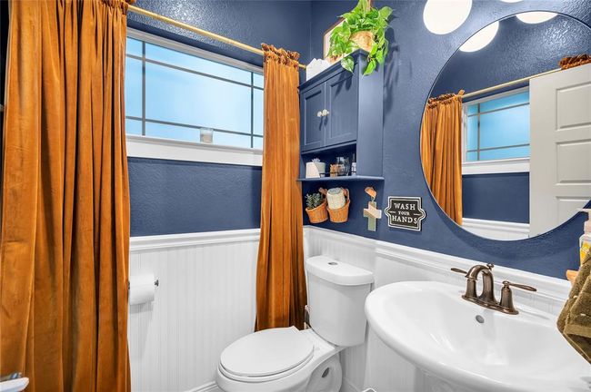 10252 Sunset Ln, House other with 4 bedrooms, 3 bathrooms and 2 parking in Conroe TX | Image 5