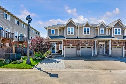 16-100 Chester Dr, Cambridge, ON, N1T0C8 | Card Image