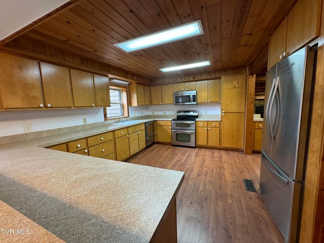 2401 Egan Rd, House other with 4 bedrooms, 3 bathrooms and null parking in Big Stone Gap VA | Image 24