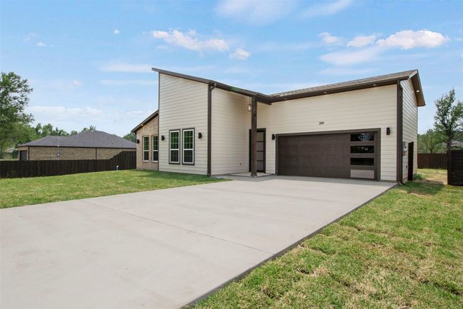 209 Pearl Harbor St, House other with 4 bedrooms, 3 bathrooms and null parking in Tool TX | Image 4