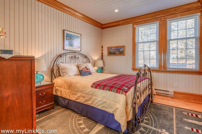 UNIT-1 - 47 E Chop Dr, Condo with 1 bedrooms, 1 bathrooms and null parking in Oak Bluffs MA | Image 10