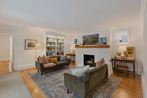 925 Elm St, Winnetka, IL, 60093-2222 | Card Image