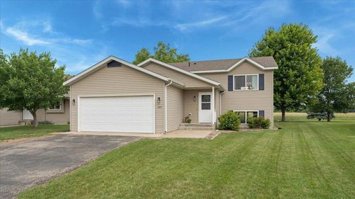 107 Jasmine Ln, Saint Joseph, MN, 56374-4641 | Card Image