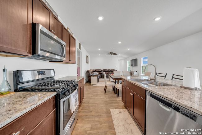 489 Middle Green Loop, House other with 3 bedrooms, 2 bathrooms and null parking in Floresville TX | Image 6