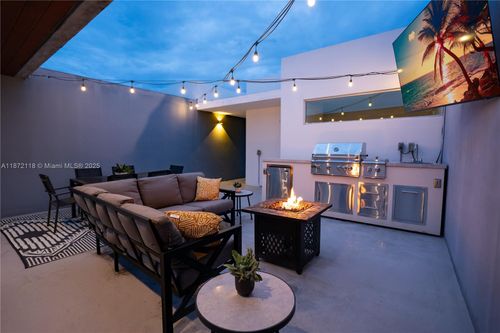2-2926 Bird Ave, Miami, FL, 33133-4502 | Card Image