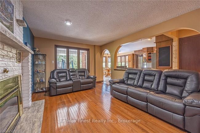 862 Old Colony Rd, House other with 4 bedrooms, 4 bathrooms and 6 parking in Kingston ON | Image 14