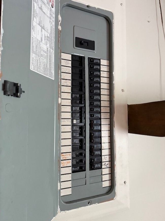 200 amp circuit breakers | Image 10