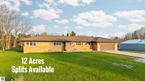 402 S Division St, Bellaire, MI, 49615-9108 | Card Image