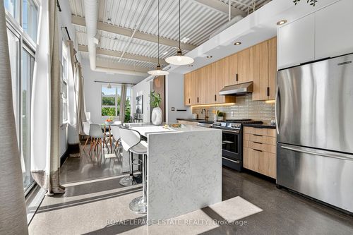 301-550 Hopewell Ave, Toronto, ON, M6E2S6 | Card Image