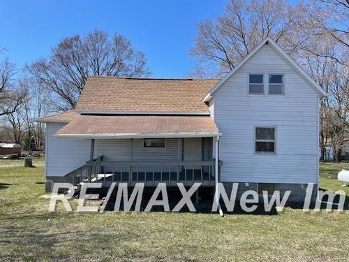 5225 Vassar Rd, Akron, MI, 48701-9761 | Card Image