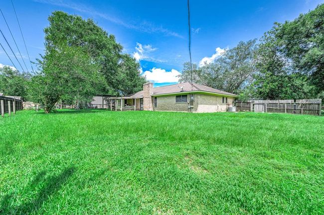 49 Robin Dr, House other with 3 bedrooms, 2 bathrooms and 2 parking in Alvin TX | Image 33