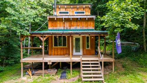 105 Chambers Fork Rd, Campton, KY, 41301-6067 | Card Image
