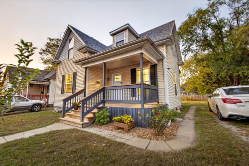 811 W Brower St, Springfield, MO, 65802-4012 | Card Image