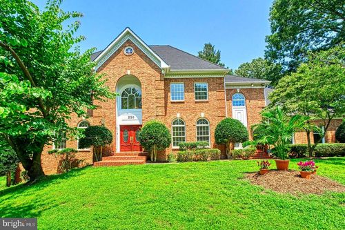 250 Golden Woods Ct, Great Falls, VA, 22066-4100 | Card Image
