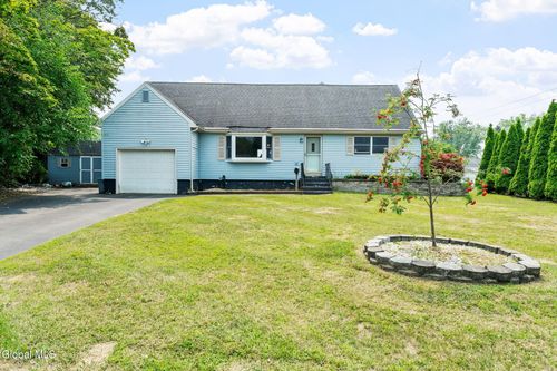 1 Snaffle Ring, Colonie, NY, 12205-3912 | Card Image