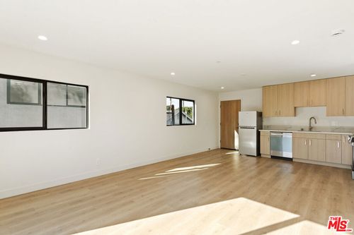 12-2923 Marsh St, Los Angeles, CA, 90039-2910 | Card Image
