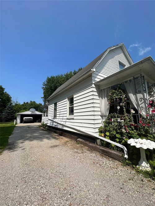 643 Thurman St, Saginaw, MI, 48602-2834 | Card Image