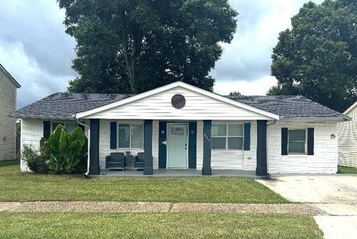 832 Morningside Dr, Gretna, LA, 70056-4505 | Card Image
