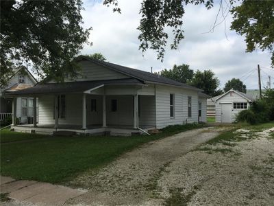 715 W Centennial Avenue, House other with 3 bedrooms, 1 bathrooms and 2 parking in Bowling Green MO | Image 2