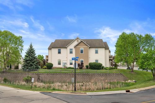 8614 S Stratford Road, Oak Creek, WI, 53154 | Card Image