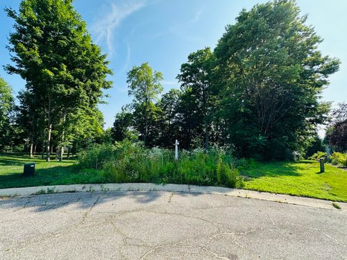 3555 S Maple Lane Ct, La Porte, IN, 46350-7089 | Card Image
