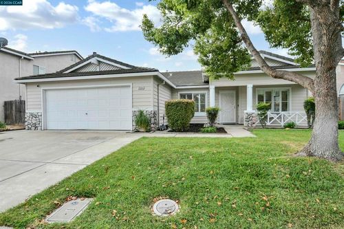 3904 Des Moines Dr, Stockton, CA, 95209-3756 | Card Image