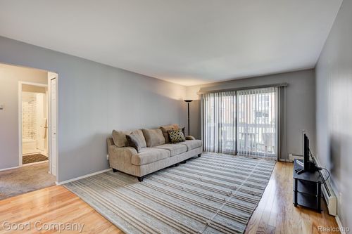 apt-101-2420 Parmenter Blvd, Royal Oak, MI, 48073-1335 | Card Image