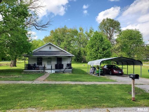 411 W Main St, De Soto, IL, 62924-1312 | Card Image