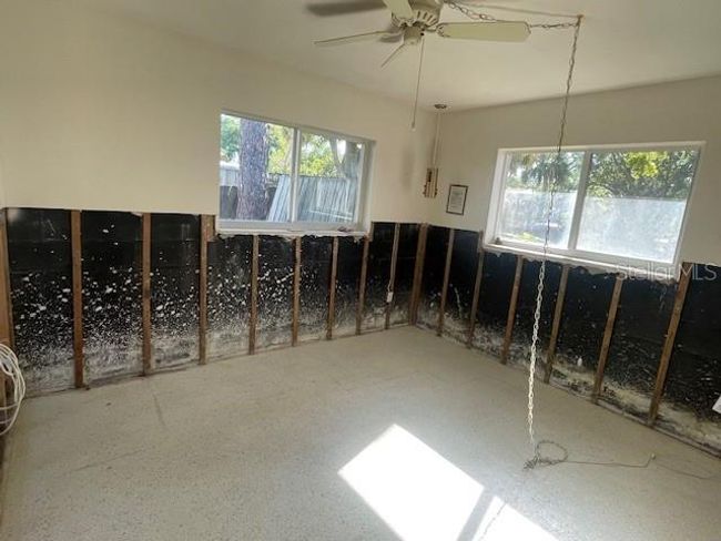 5365 Dover St Ne, House other with 3 bedrooms, 2 bathrooms and null parking in St Petersburg FL | Image 11