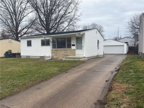 1227 Flanders Ave, Akron, OH, 44314-1343 | Card Image