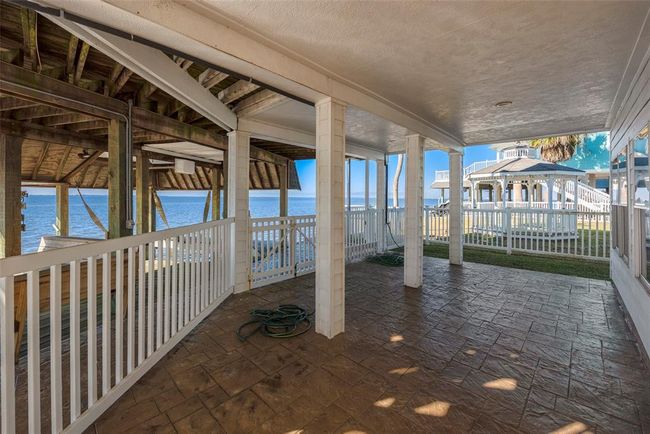 131 Isles End Rd, House other with 4 bedrooms, 5 bathrooms and 2 parking in Tiki Island TX | Image 45