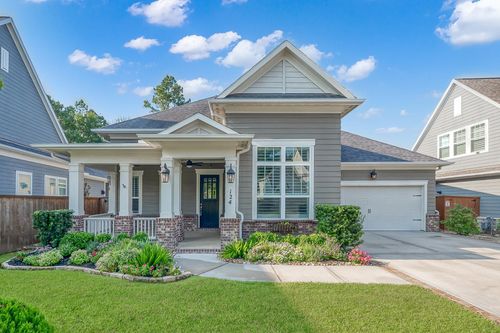 124 Mallard Creek Ct, Montgomery, TX, 77316-1868 | Card Image
