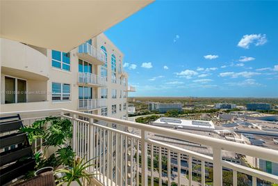 2612 - 19501 W Country Club Dr, Condo with 2 bedrooms, 2 bathrooms and null parking in Aventura FL | Image 3