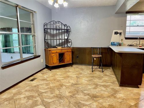 1417 N Spring Dr, Oklahoma City, OK, 73127-7037 | Card Image