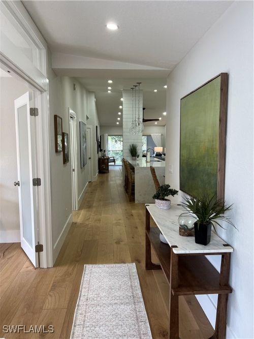 apt-201-7087 Barrington Cir, NAPLES, FL, 34108-7584 | Card Image