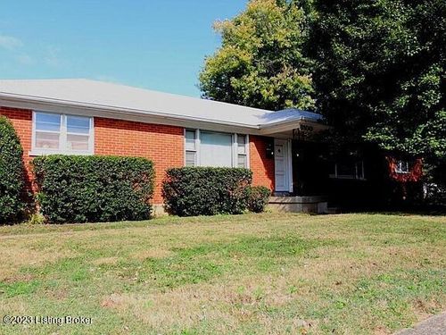 3100 Altus Way, Louisville, KY, 40216-4902 | Card Image