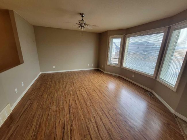 5213 52 A Avenue, Home with 3 bedrooms, 1 bathrooms and 4 parking in Valleyview AB | Image 8
