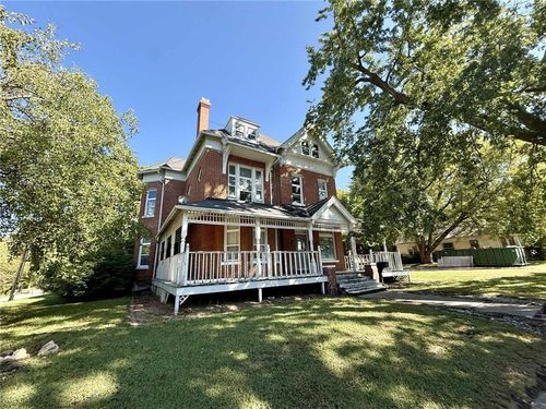 219 W 2nd St, Maryville, MO, 64468-2228 | Card Image
