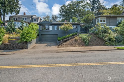 3916 Sw Council Crest Dr, Portland, OR, 97239-1526 | Card Image