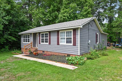 109 Snowden St, Princeville, NC, 27886-9579 | Card Image