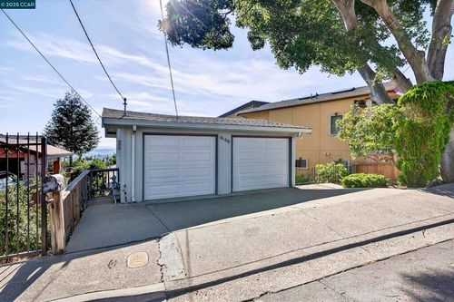 6166 Plymouth Ave, Richmond, CA, 94805-1206 | Card Image