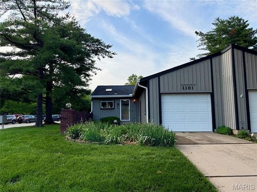 1101 Woodgate Dr, O Fallon, IL, 62269-2489 | Card Image