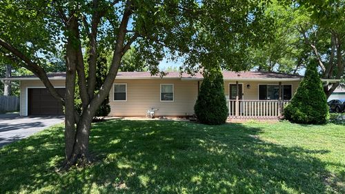 17 Crestview Ter, Buffalo Grove, IL, 60089-2107 | Card Image